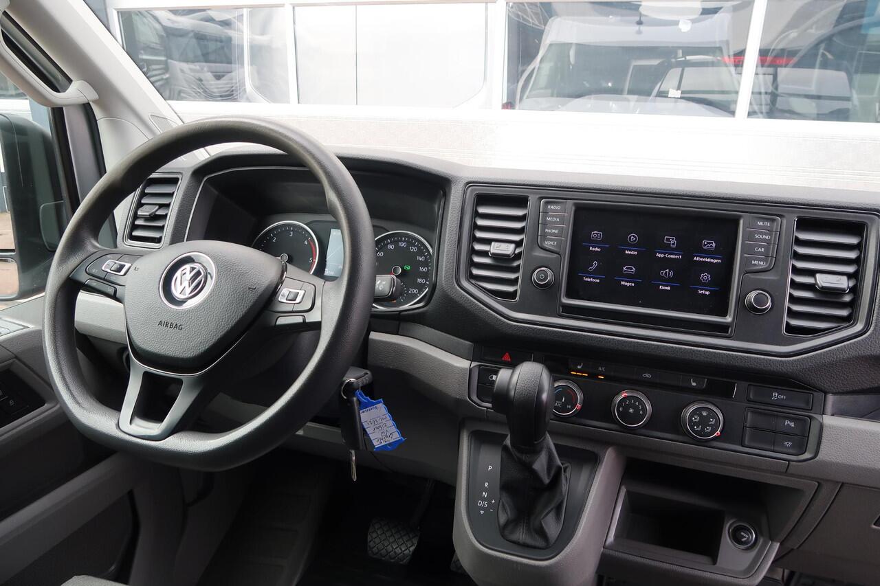 Volkswagen CRAFTER 35 2.0 TDI L3H3 AUT/ LED/ CAMERA/ ACC/ MASSAGE/ AIRCO/ TREKHAAK