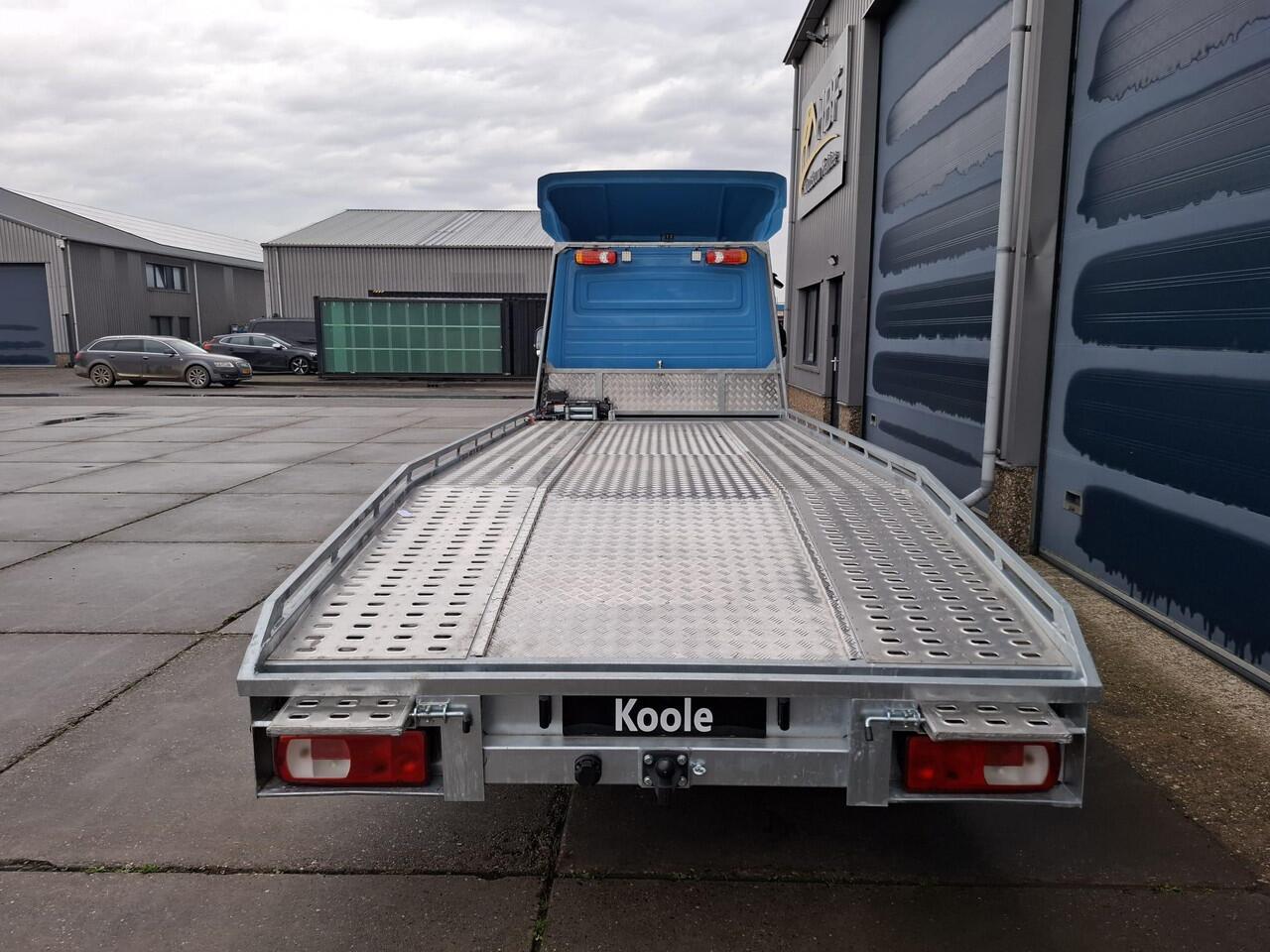 Volkswagen CRAFTER 35 2.0 TDI L4 Trendline OPRIJWAGEN / AMBULANCE / TRAILER / EURO 6 / LAADVERMOGEN 1500 KG !!