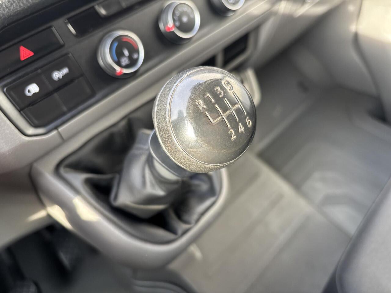 Volkswagen CRAFTER 2.0 TDI L4H3*A/C*CRUISE*CAM*CARPLAY*3PERS*IMPERIAA