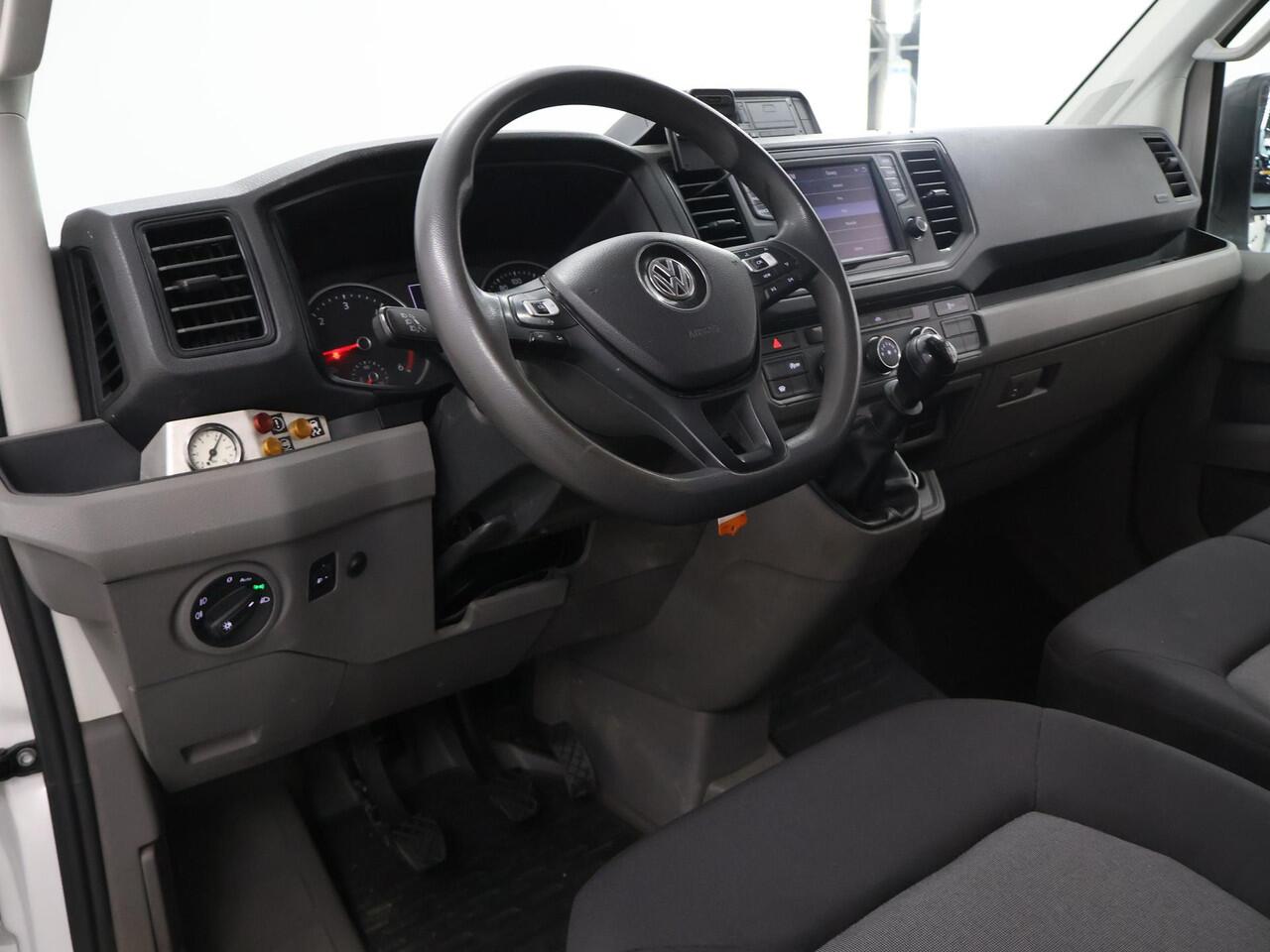 Volkswagen CRAFTER 50 | DC | 177 PK | BE Trekker | Tachograaf | BE-Trekker | Airco | Trekhaak 3500 KG. | 3-zits | Inrichting laadruimte | Koppelschotel |