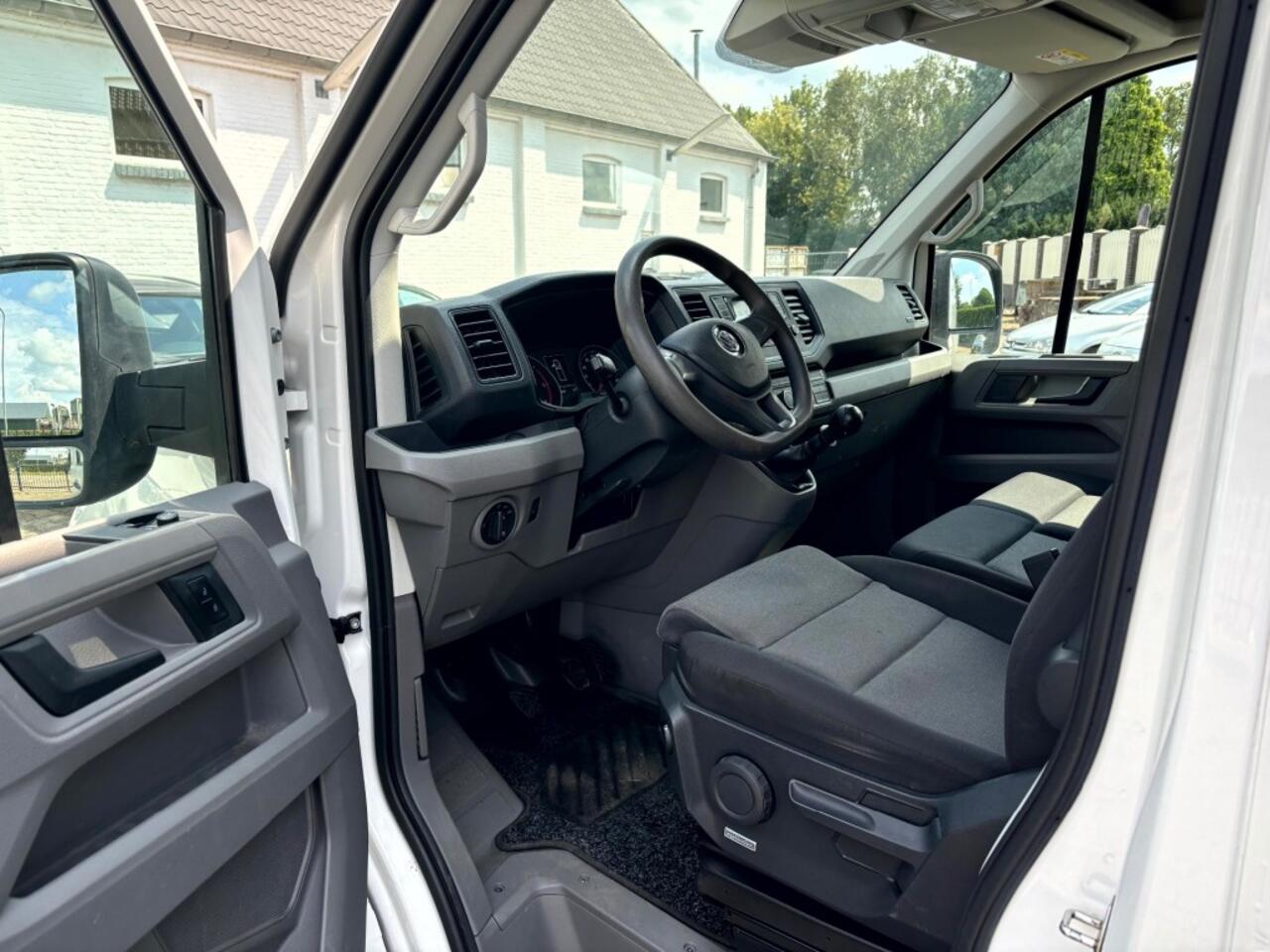 Volkswagen CRAFTER 35 2.0 TDI L4 Bakwagen Nieuwe distributie Laadklep Cruise control