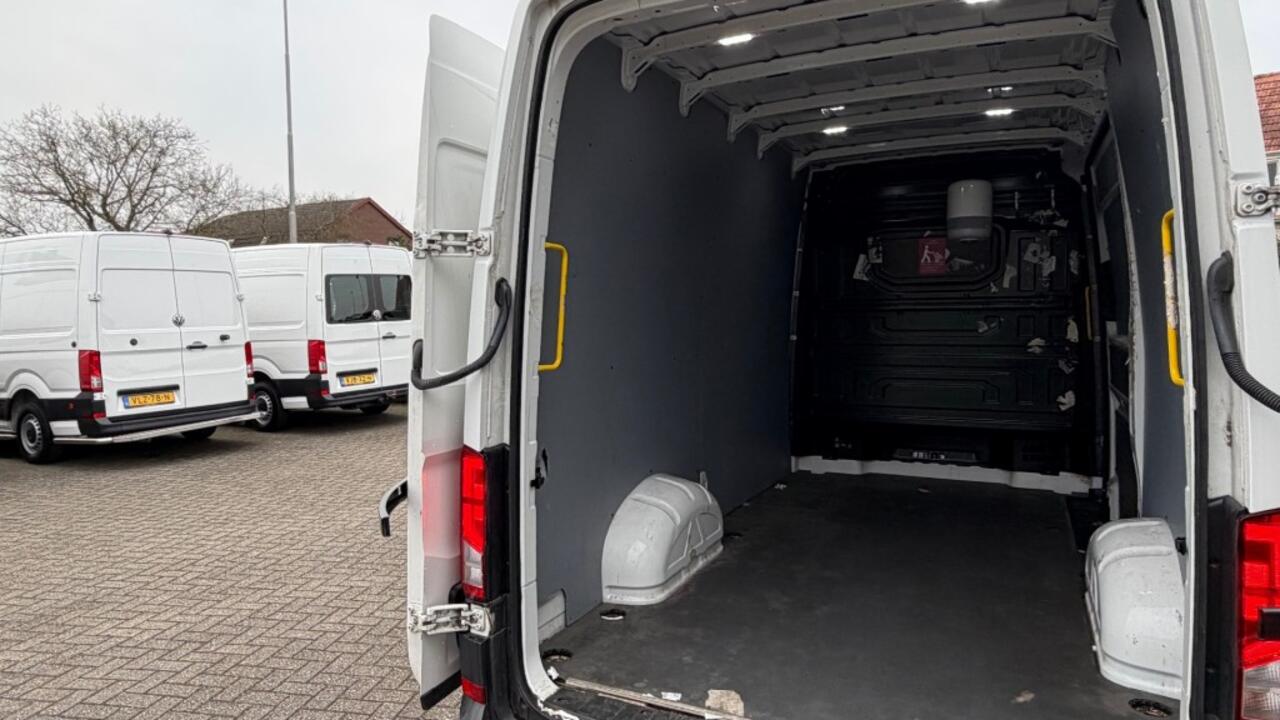 Volkswagen CRAFTER 2.0 TDI 75KW 102PK L3H3 EURO 6 AIRCO/ CRUISE CONTROL/ NAVIGATIE/ CAMERA/ 100% DEALERONDERHOUDEN