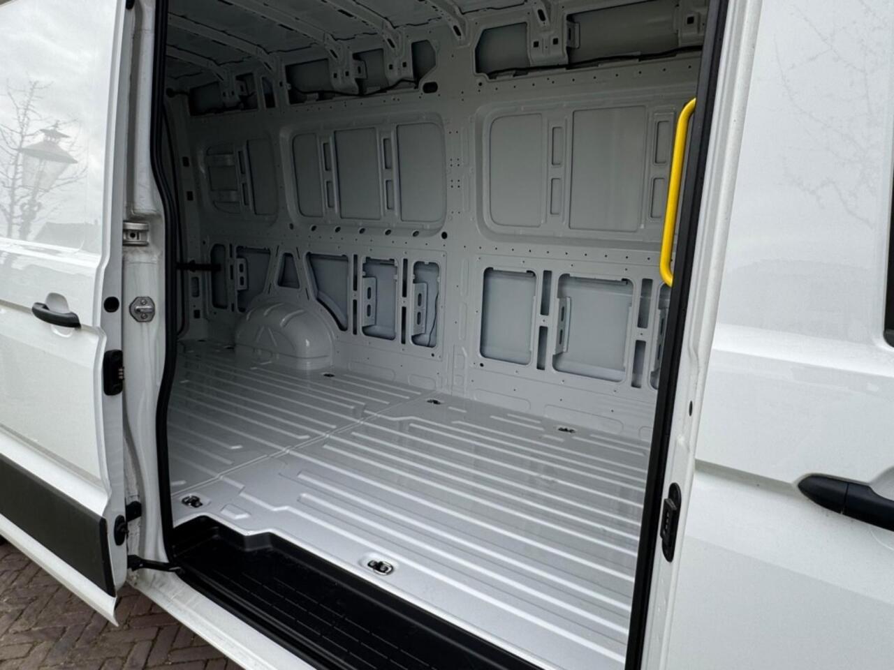 Volkswagen CRAFTER 35 2.0 TDI L4h3 140pk 449/3500 NIEUW BPM VRIJ RIJKLAAR