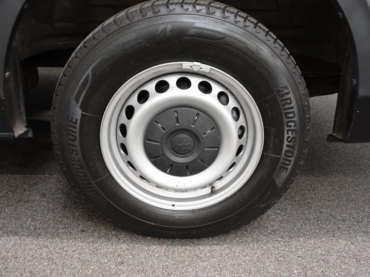 Volkswagen CRAFTER 177pk Automaat L3H3/ L2H2 Highline Camera Apple Carplay/Android Auto Airco Cruise control Euro6