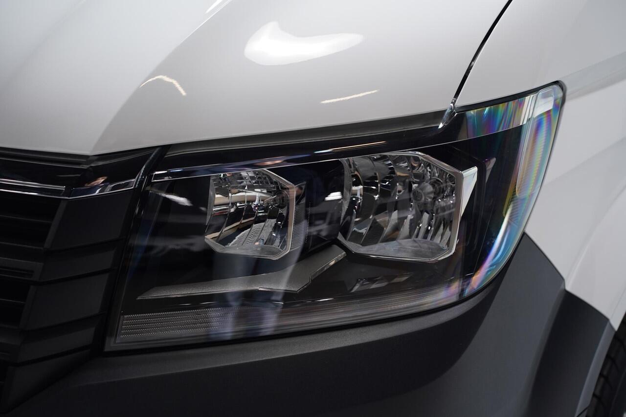 Volkswagen CRAFTER 2.0 TDI 140 pk L4 Pick Up / Open Laadbak Airco Cruise Control, 3-Zits, LxBxH 430x203x40 cm