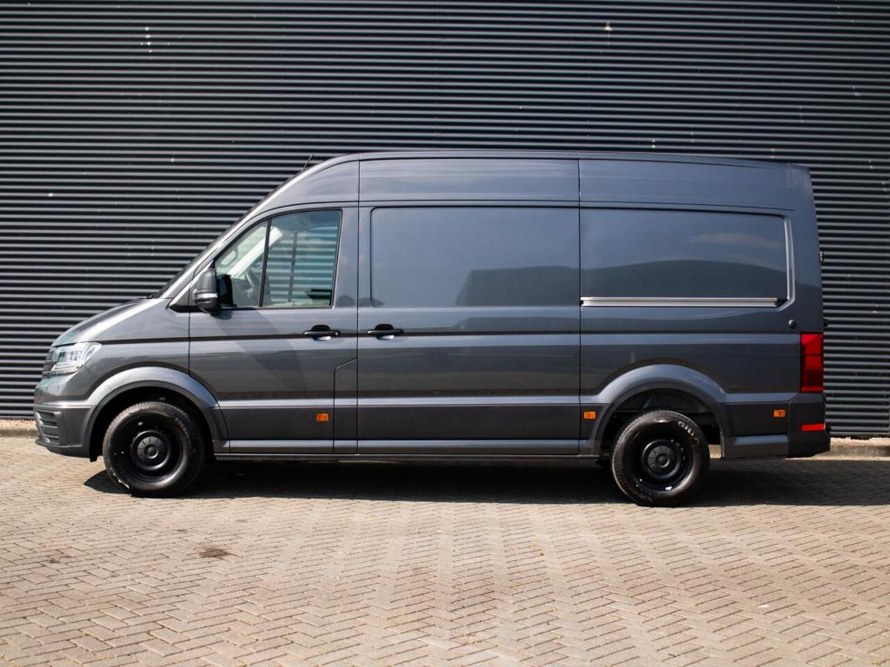 Volkswagen CRAFTER 35 2.0 TDI L3H3 4Motion 177PK DSG Trekhaak, achteruitrijcamera, LED, ErgoActive stoel, 2x schuifdeur, stuurwielverwarming, bijrijdersbank