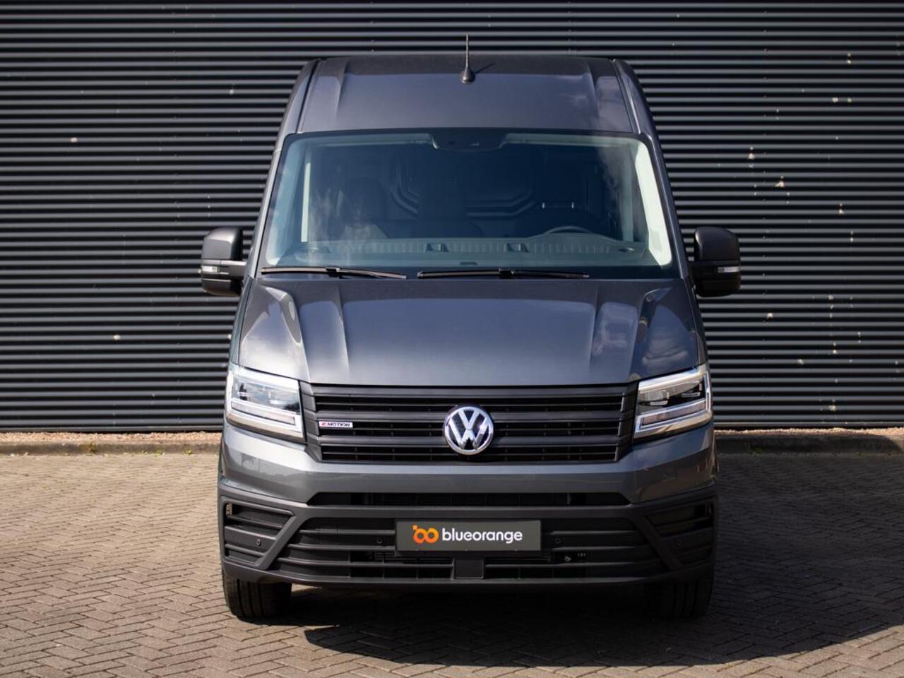 Volkswagen CRAFTER 35 2.0 TDI L3H3 4Motion 177PK DSG Trekhaak, achteruitrijcamera, LED, ErgoActive stoel, 2x schuifdeur, stuurwielverwarming, bijrijdersbank