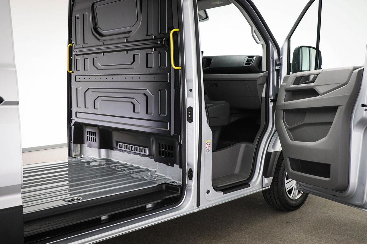 Volkswagen CRAFTER 35 2.0 TDI L3H3 Trendline | 2 X SCHUIFDEUR | ERGO COMFORT | LED | CLIMA | DAB | CAMERA | STOELVERWARMING