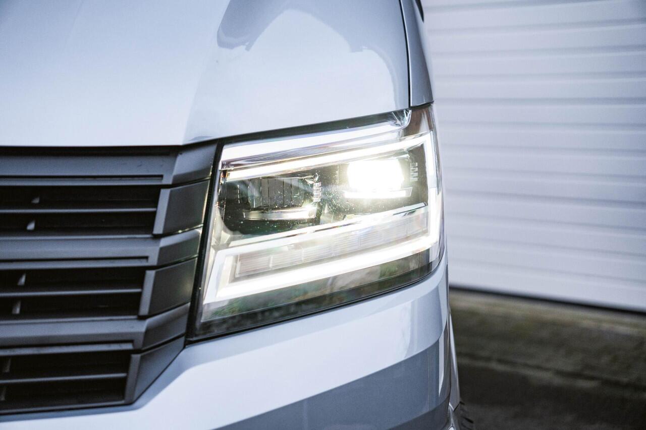 Volkswagen CRAFTER 2.0 TDI 177PK Automaat L3H3 Comfortline 2x LED | NAVI | Ergo. bestuurdersstoel | Camera | Trekhaak |