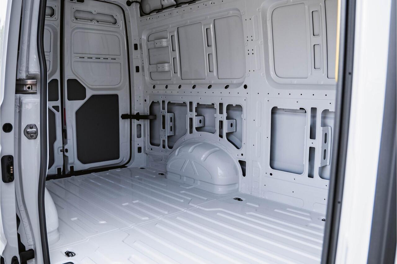 Volkswagen CRAFTER 2.0 TDI 140PK Automaat L3H3 Comfortline Ergo. comfort stoel | Cruise Control | PDC | Apple Carplay/Android Auto |