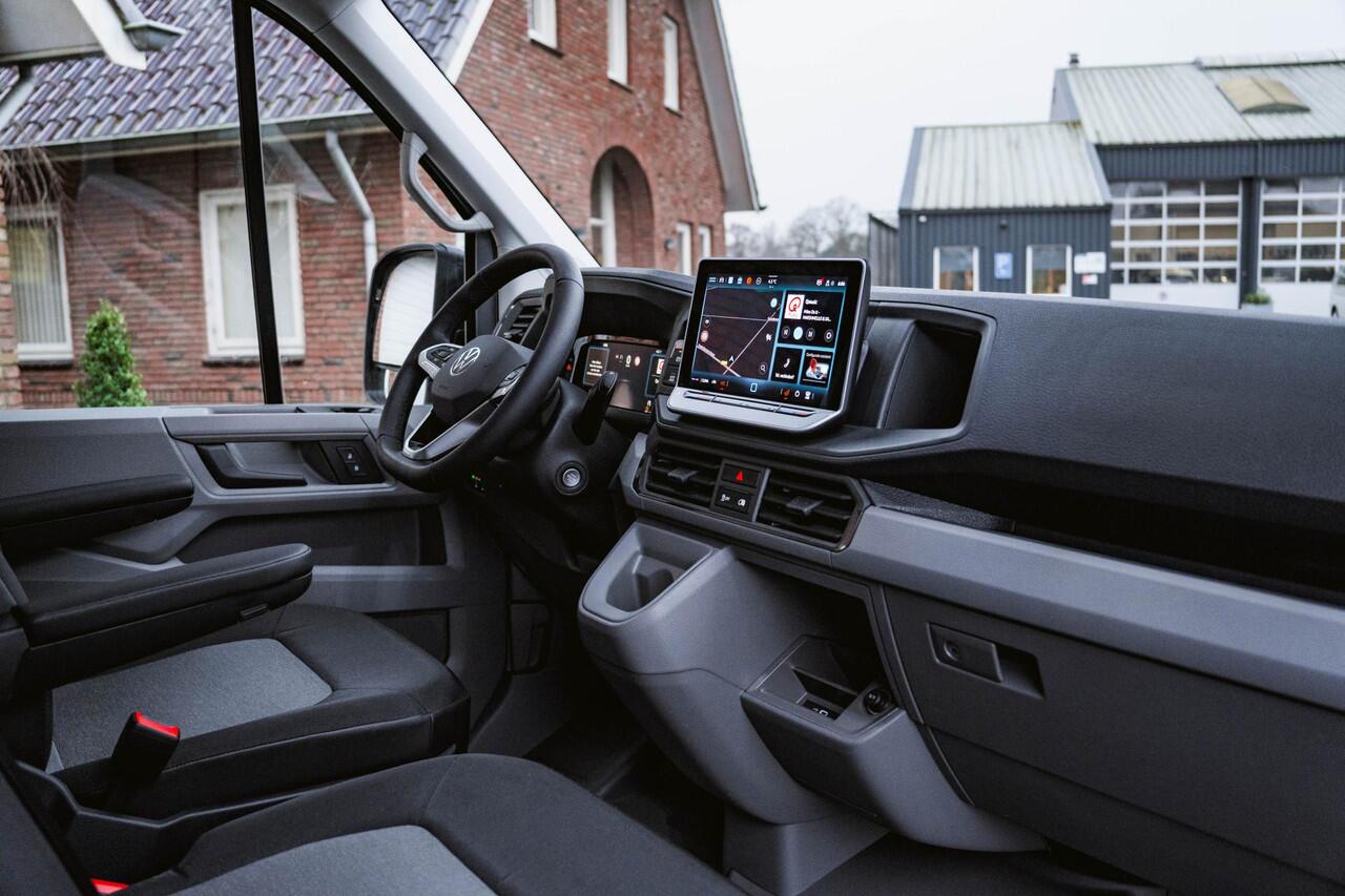 Volkswagen CRAFTER 2.0 TDI 140PK Automaat L3H3 Comfortline 2x LED | NAVI | Camera | Trekhaak | Airco |