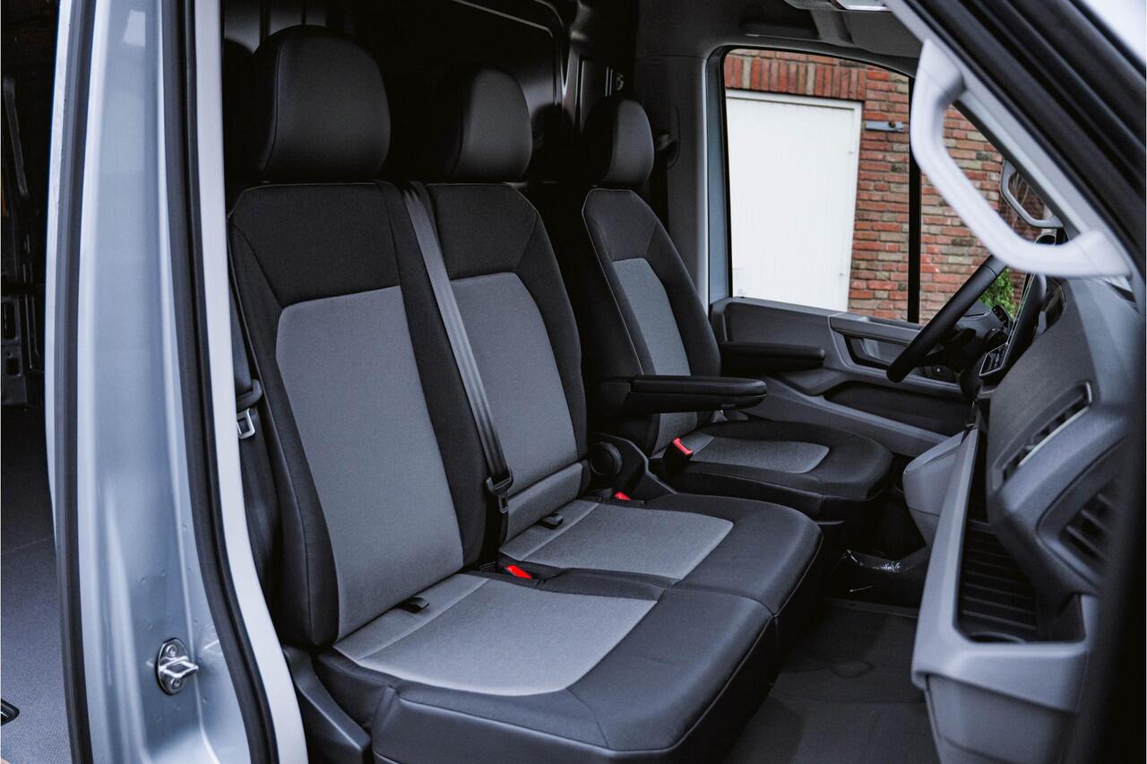 Volkswagen CRAFTER 2.0 TDI 140PK Automaat L3H3 Comfortline 2x LED | NAVI | Camera | Trekhaak | Airco |