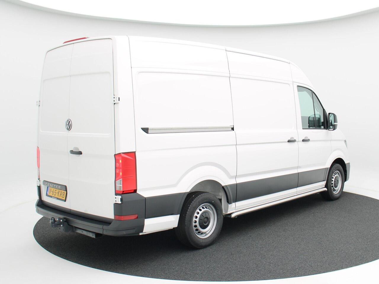 Volkswagen CRAFTER 35 2.0 TDI L3H3 Trendline | 140PK | Laadruimte Betimmering | Side Bars | Hoog dak | Trekhaak |