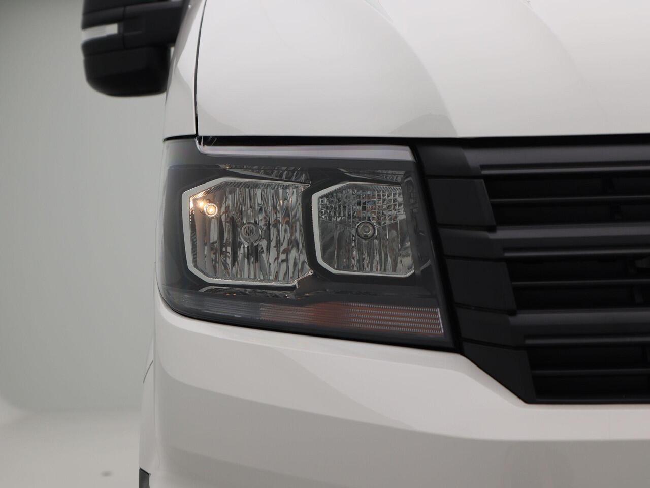 Volkswagen CRAFTER 35 2.0 TDI L3H3 Trendline | 140PK | Laadruimte Betimmering | Side Bars | Hoog dak | Trekhaak |