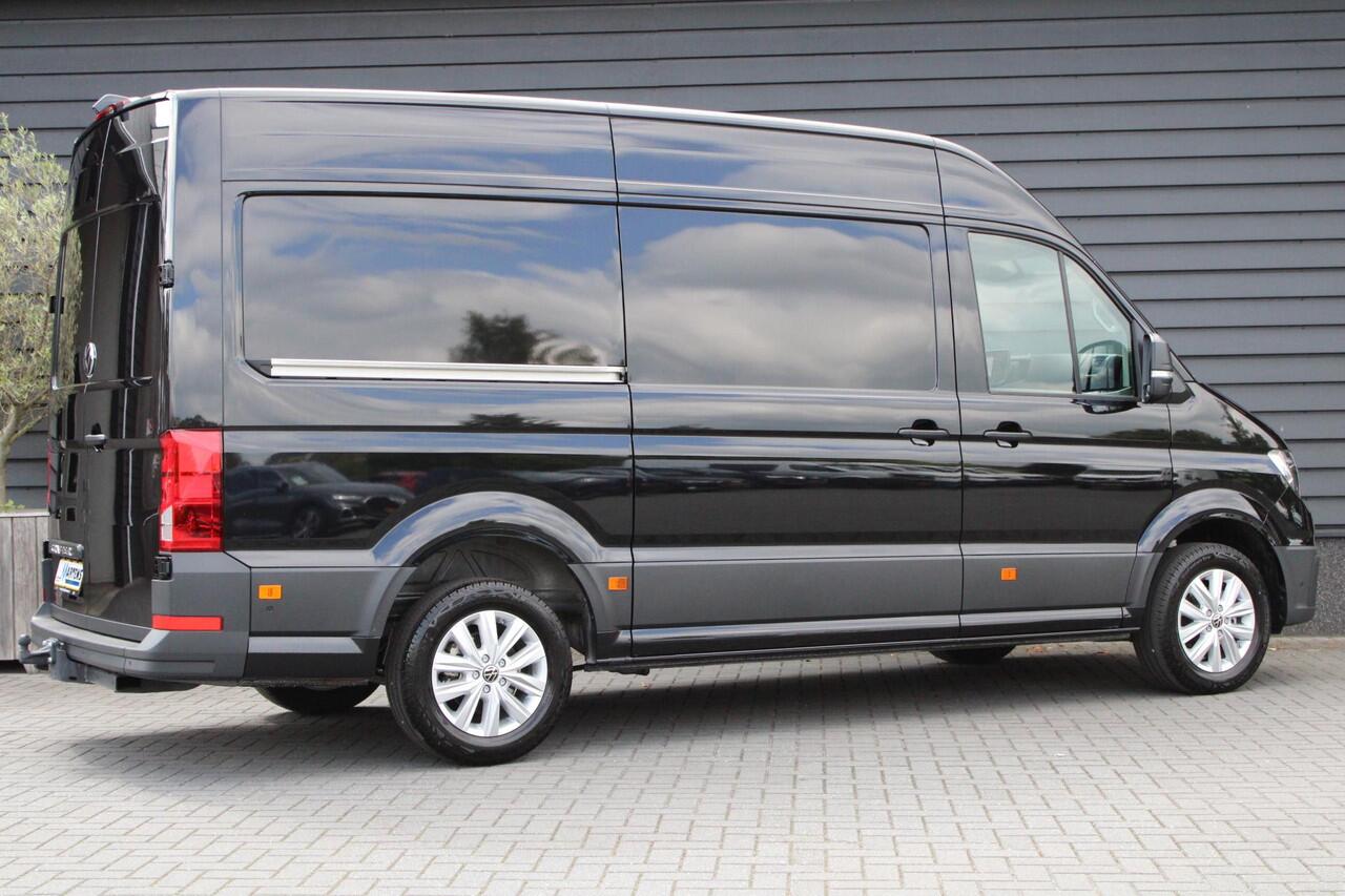 Volkswagen CRAFTER 30 2.0 TDI 140pk DSG L3H3 Exclusive BPM vrij! Betimmering Trekhaak Camera Led Virtual Cockpit Navigatie