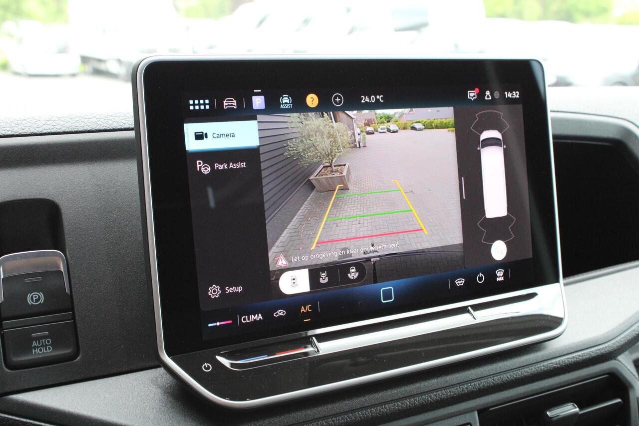 Volkswagen CRAFTER 30 2.0 TDI 140pk DSG L3H3 Exclusive BPM vrij! Betimmering Trekhaak Camera Led Virtual Cockpit Navigatie