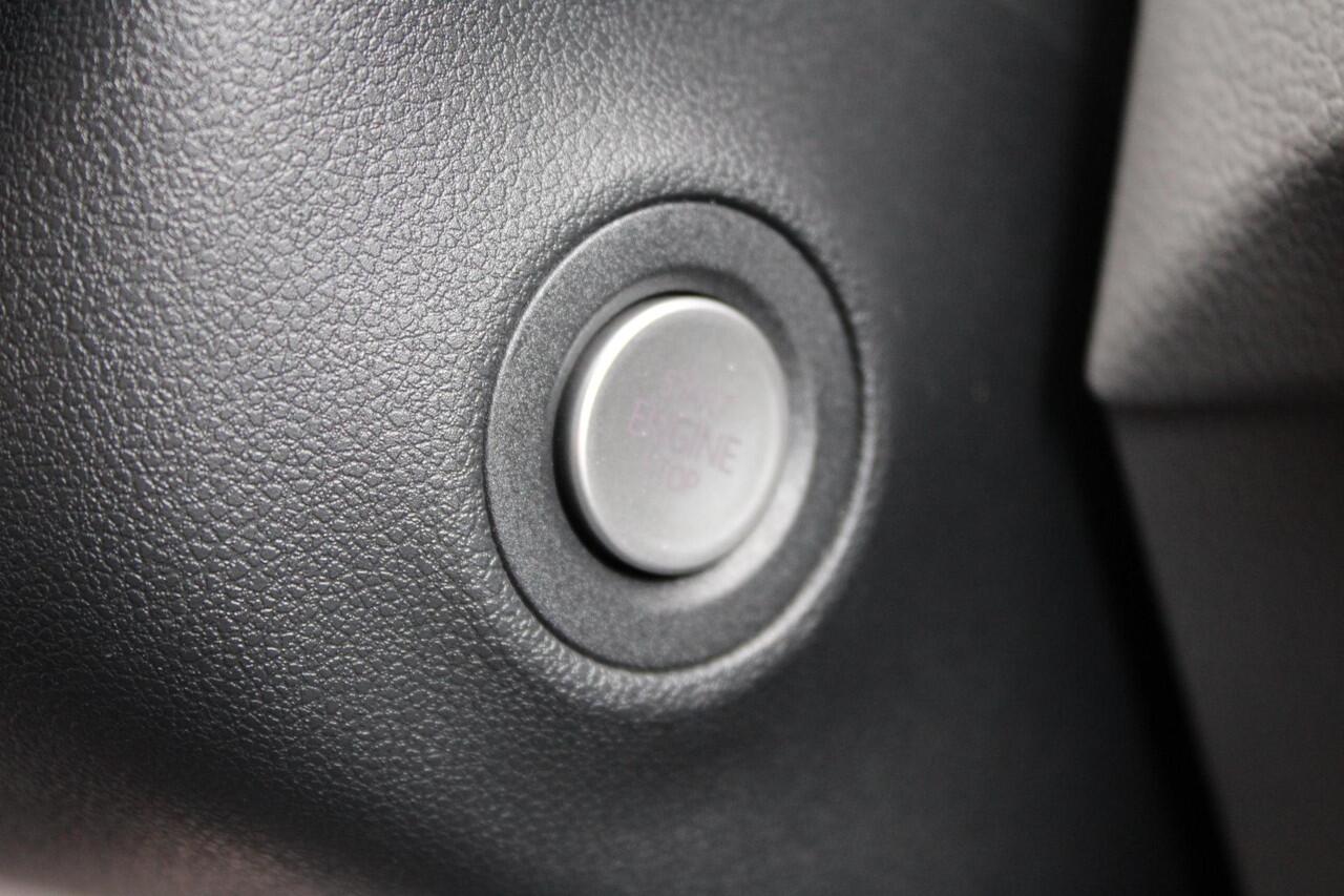 Volkswagen CRAFTER 30 2.0 TDI 140pk DSG L3H3 Exclusive BPM vrij! Betimmering Trekhaak Camera Led Virtual Cockpit Navigatie