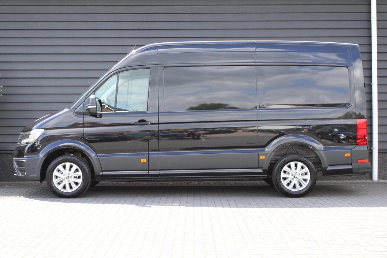 Volkswagen CRAFTER 30 2.0 TDI 140pk DSG L3H3 Exclusive BPM vrij! Betimmering Trekhaak Camera Led Virtual Cockpit Navigatie
