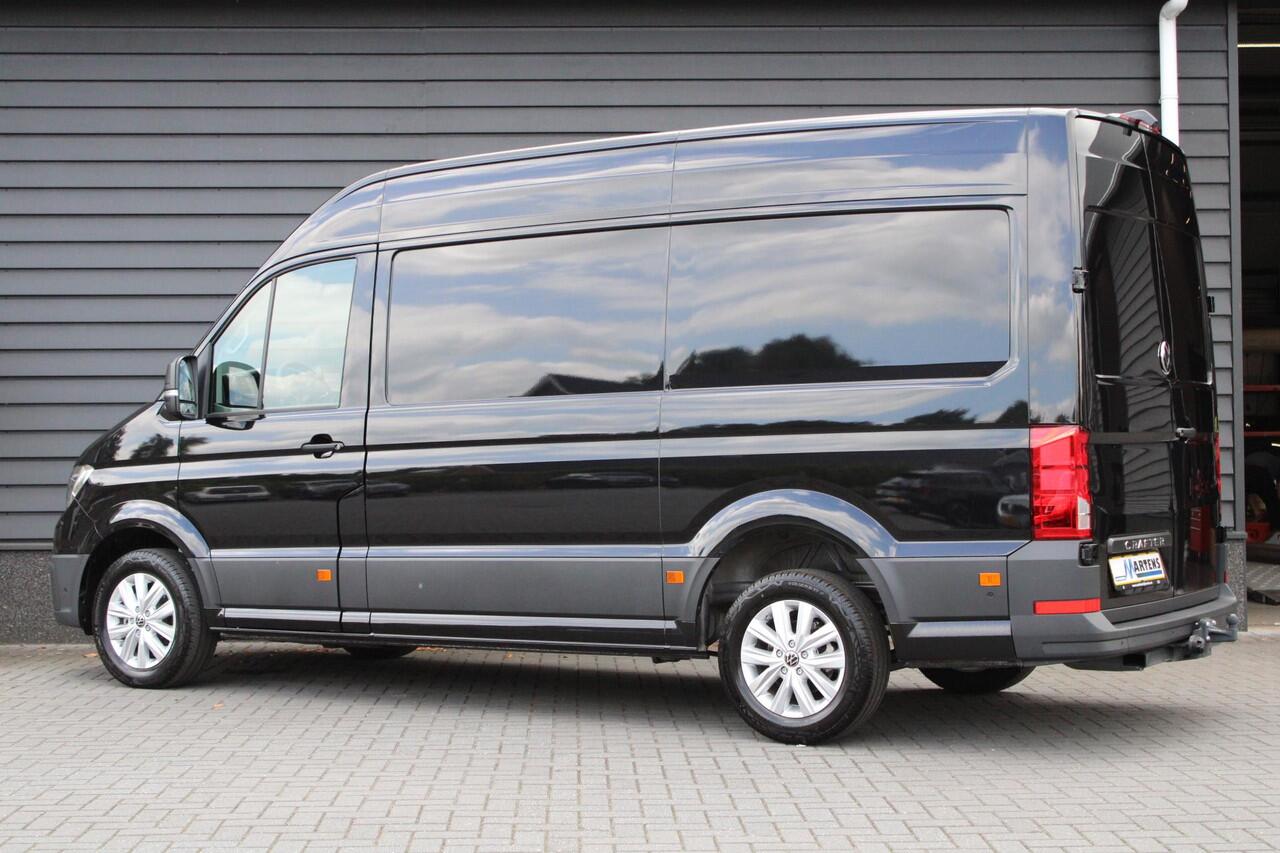 Volkswagen CRAFTER 30 2.0 TDI 140pk DSG L3H3 Exclusive BPM vrij! Betimmering Trekhaak Camera Led Virtual Cockpit Navigatie