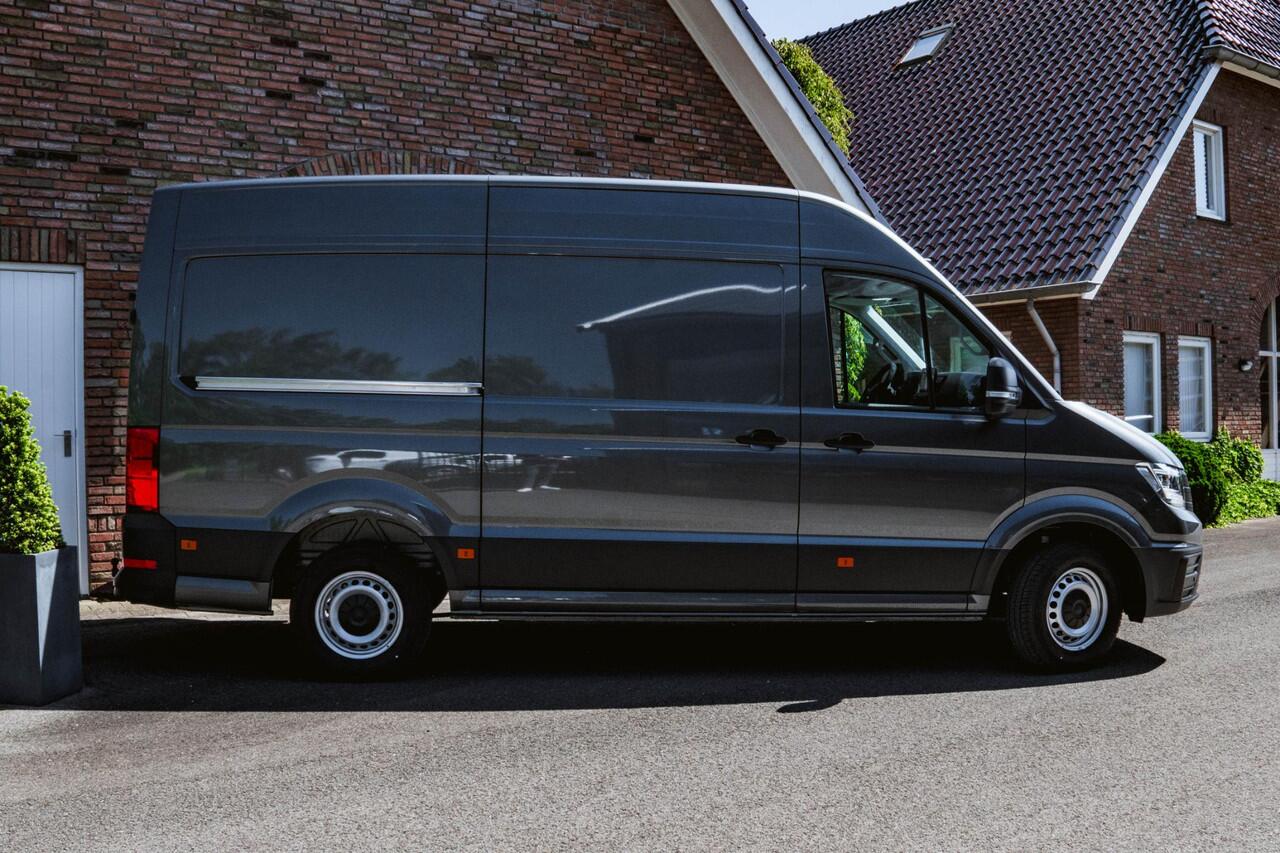 Volkswagen CRAFTER 2.0 TDI 140PK Automaat L3H3 Comfortline 2x LED | NAVI | Camera | Trekhaak | Airco |