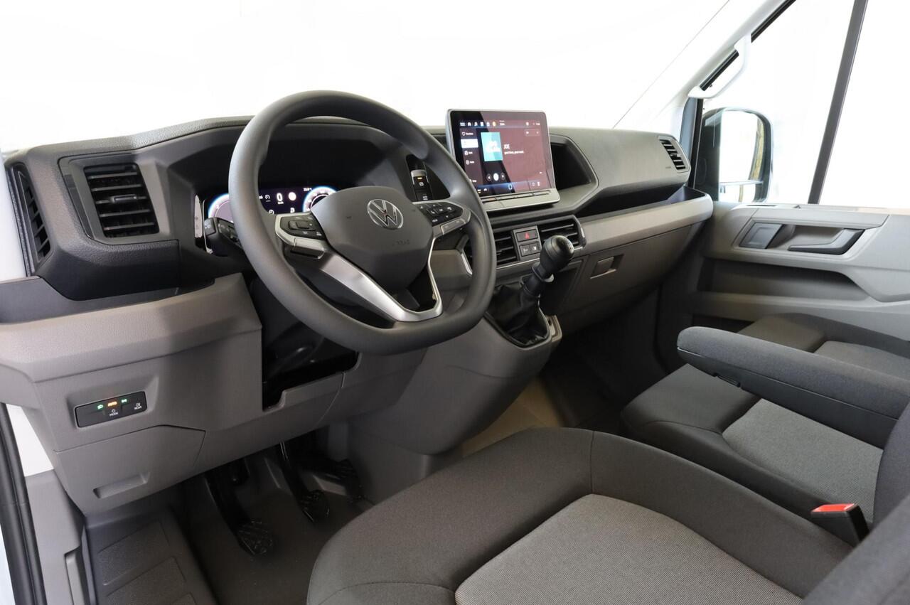 Volkswagen CRAFTER Bedrijfswagens Trendline L3H3 140 pk GVW 3.5T Handgeschakeld Volkswagen Bedrijfswagens Crafter Trendline L3 2.0 TDI EU6 103 kW (140 pk) GVW 3.5T WB 3640 MM 6 versn. Han | Camera | Cruise | Trekhaak | Keyless start | Clima