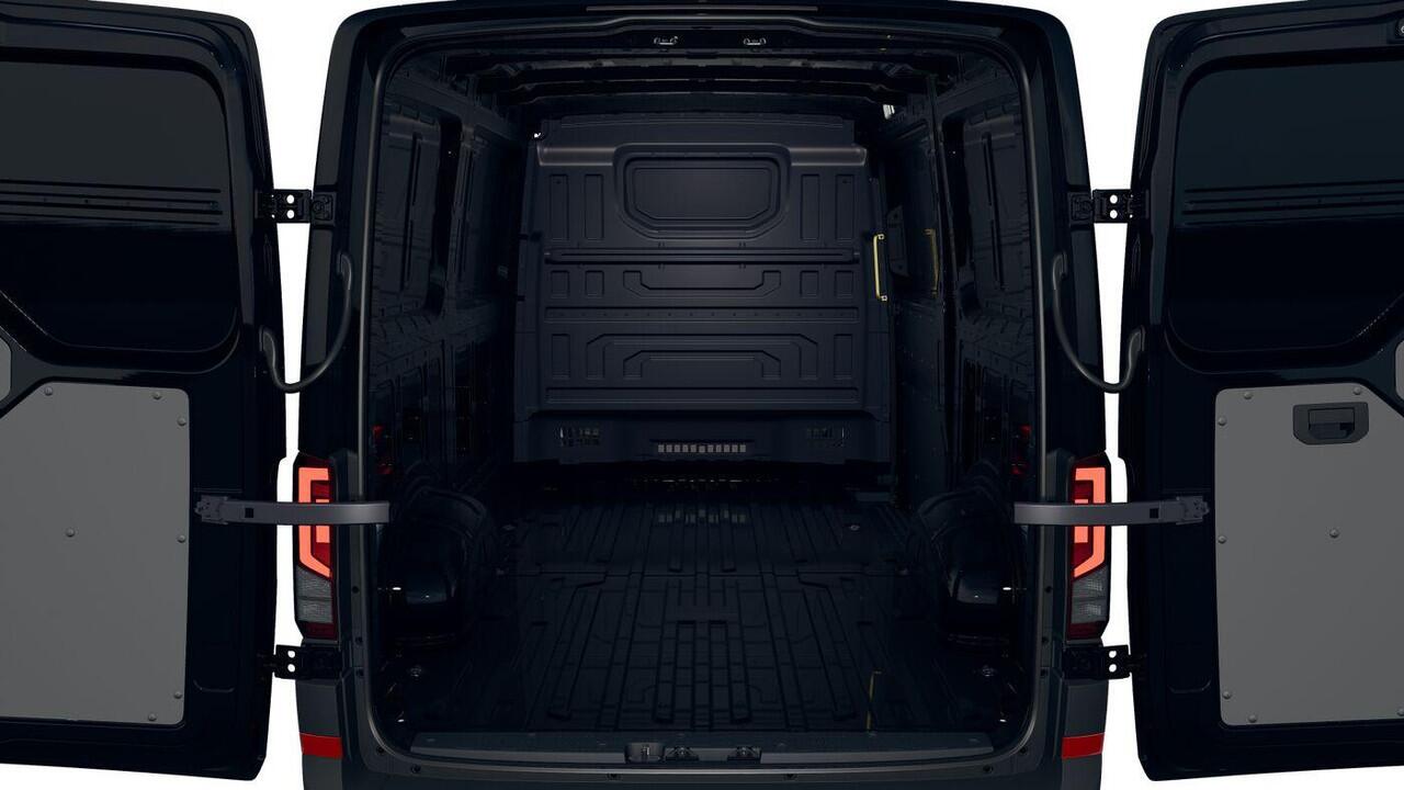 Volkswagen CRAFTER Bedrijfswagens Trendline L3H2 177 pk GVW 3.5T Volkswagen Bedrijfswagens Crafter Trendline L3 2.0 TDI EU6 130 kW (177 pk) GVW 3.5T WB 3640 MM 6 versn. Han