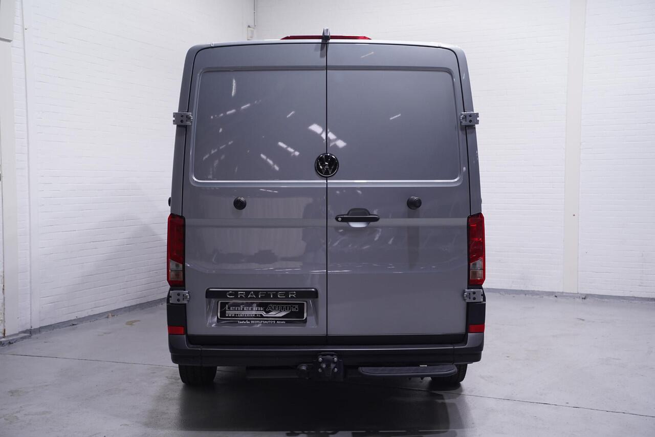 Volkswagen CRAFTER 2.0 TDI 140 pk L3H2 DSG Aut. Nwe Model BPM vrij, Navi, Camera, Trekhaak 3.000 kg, LED Koplampen, 3-Zits