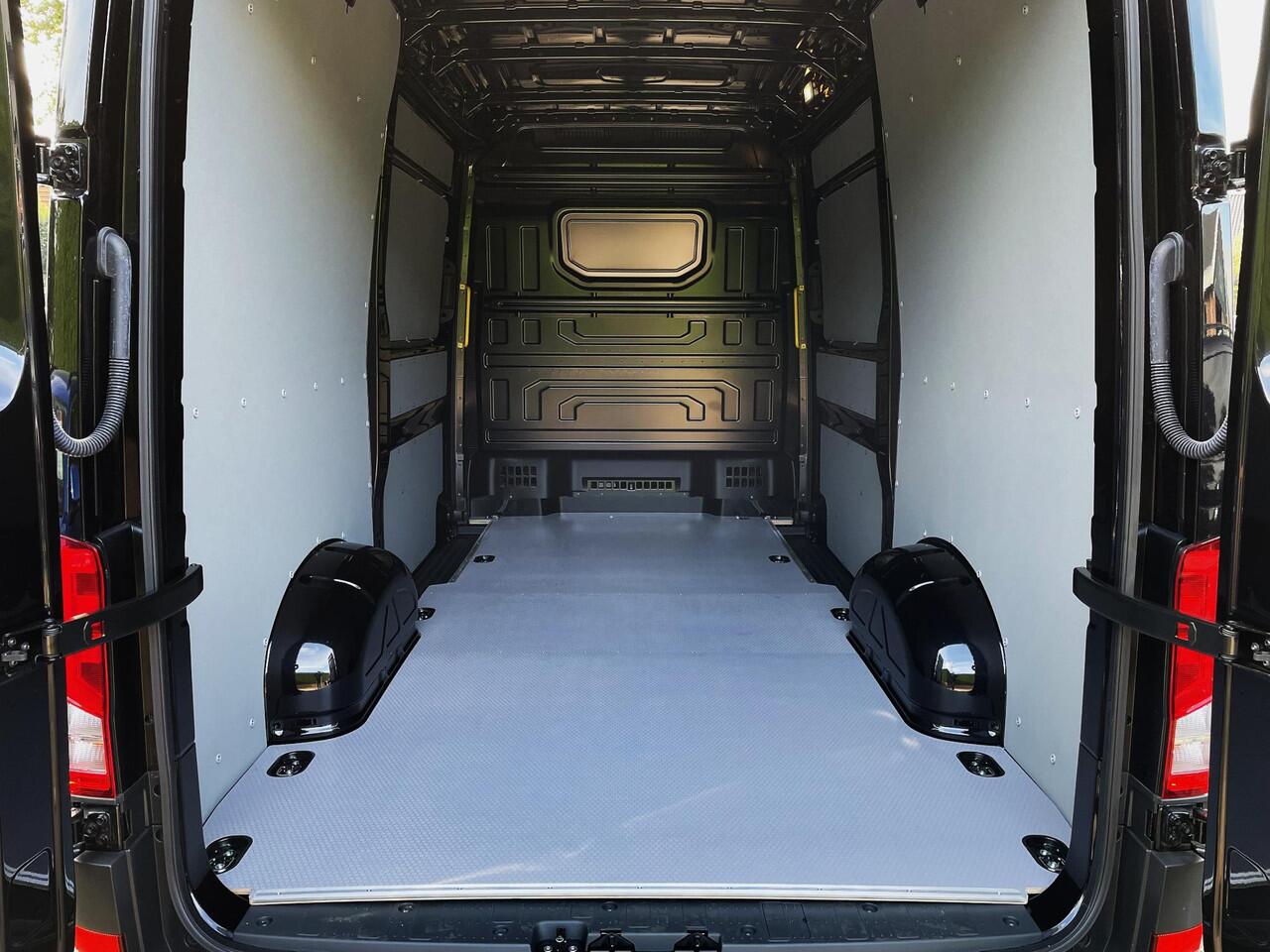 Volkswagen CRAFTER 35 2.0 TDI L3H3 Exclusive 2x Schuifdeur AC Laadruimte!