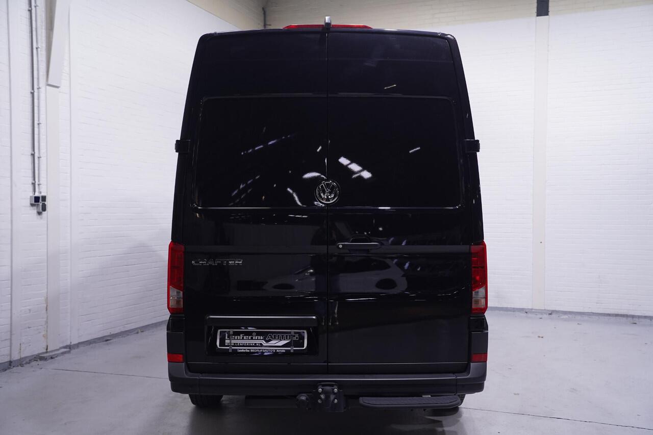 Volkswagen CRAFTER 2.0 TDI 177 pk DSG Aut. L3H3 Nieuw BPM vrij Navi 2x Schuifdeur, LED Koplampen, Trekhaak met 1/2 Opstap, 3-Zits