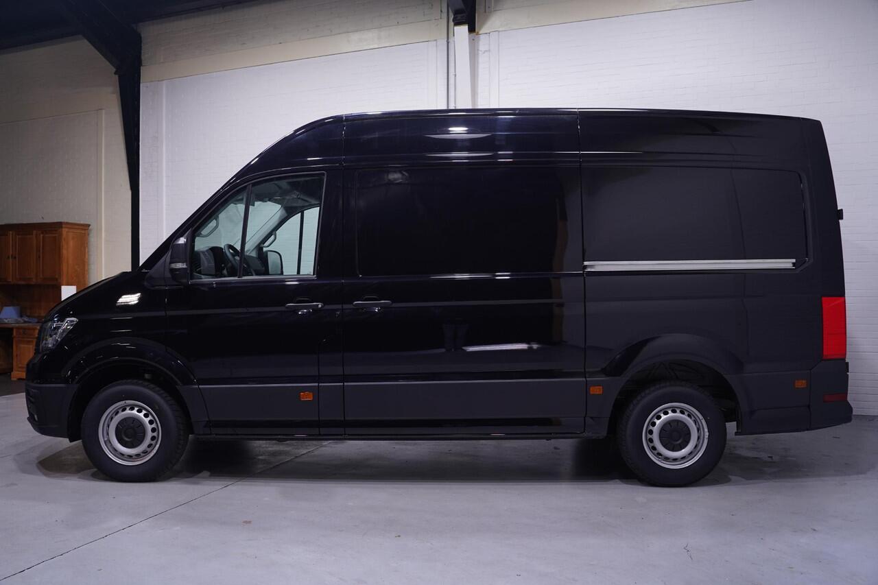 Volkswagen CRAFTER 2.0 TDI 177 pk DSG Aut. L3H3 Nieuw BPM vrij Navi 2x Schuifdeur, LED Koplampen, Trekhaak met 1/2 Opstap, 3-Zits