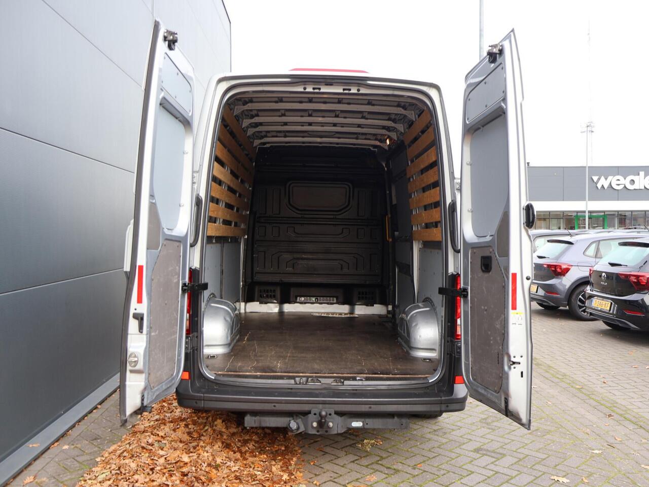 Volkswagen CRAFTER 35 2.0 TDI L3H3 Comfortline EURO VI | 140 PK | Trekhaak | Cruise control | Airco |