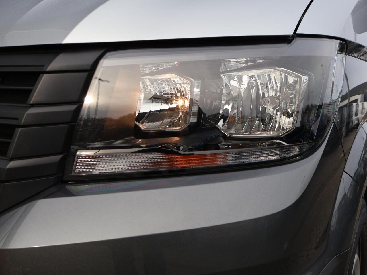 Volkswagen CRAFTER 35 2.0 TDI L3H3 Comfortline EURO VI | 140 PK | Trekhaak | Cruise control | Airco |