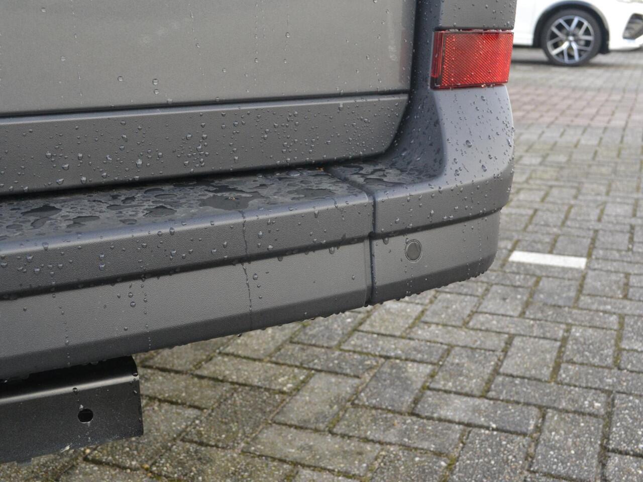 Volkswagen CRAFTER Bedrijfswagens 35 Trendline 2.0 TDI 140pk L3H3 · Trekhaak · Alarm · Tussenschot · Camera · P-Sensoren · Cruise Control · Garantie t/m 22-12-2028 of 120.000km