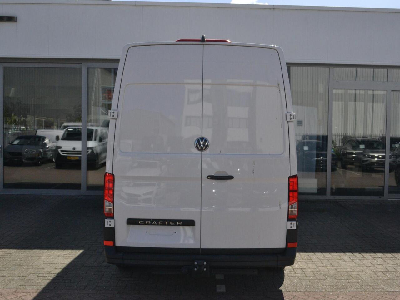 Volkswagen CRAFTER Bedrijfswagens Koelwagen 35 2.0 TDI 140pk Highline L3H3 · Camera · Trekhaak · Tussenschot · Alarm · Apple/Android Car Play · Koel/Vries · Garantie t/m 22-12-2028 of 100.000km