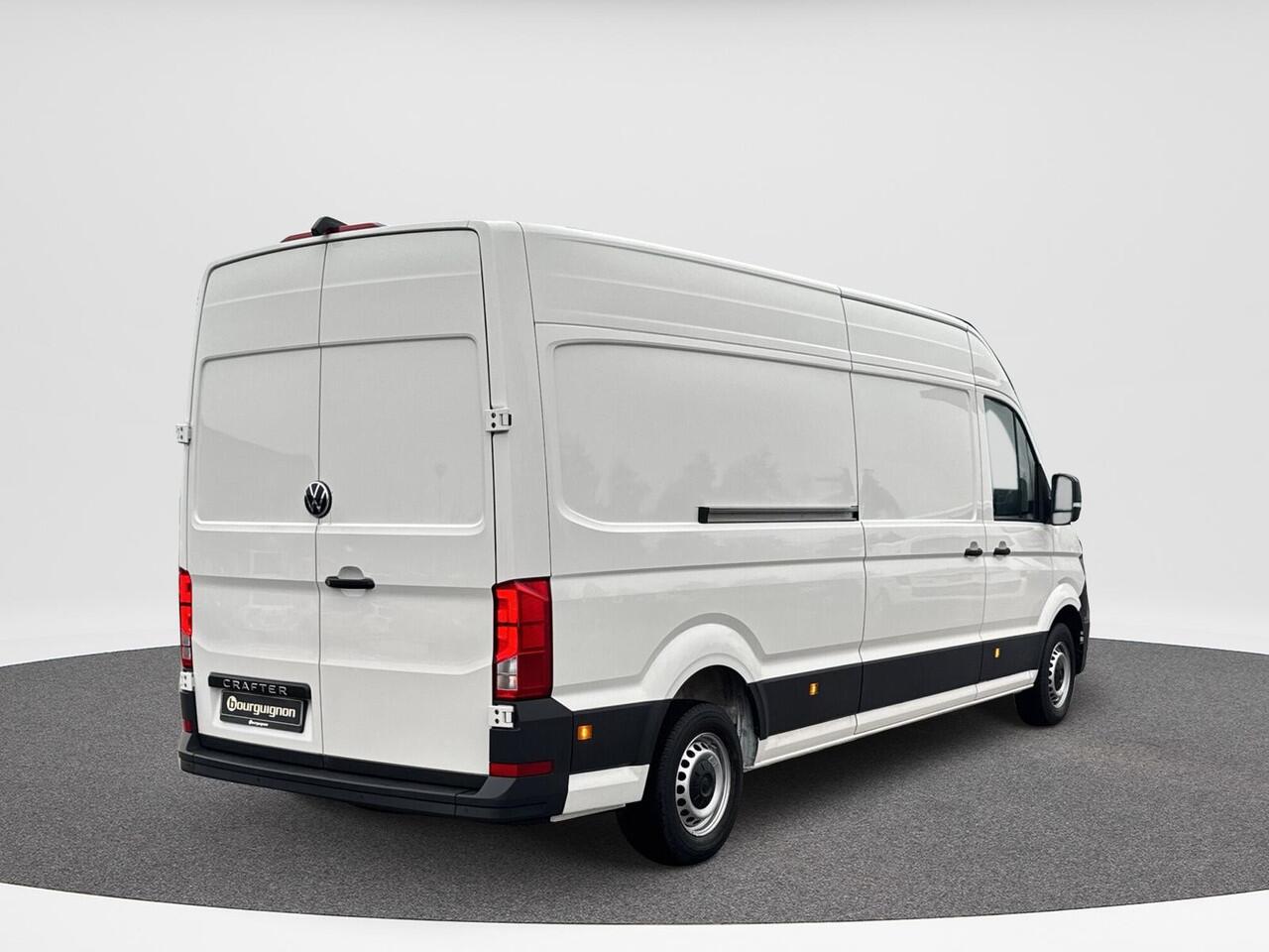 Volkswagen CRAFTER 35 2.0 TDI L4H3 | Trekhaakvoorbereiding | DAB | BPM VRIJ! |