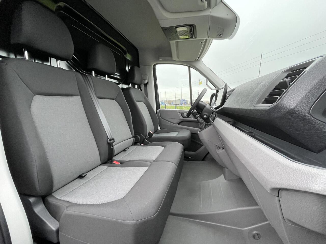 Volkswagen CRAFTER Trendline L3H2 177 pk GVW 3.5T | Nieuw Model | BPM vrij | metallic | navigatiepakket | DAB+ | bijrijdersbank