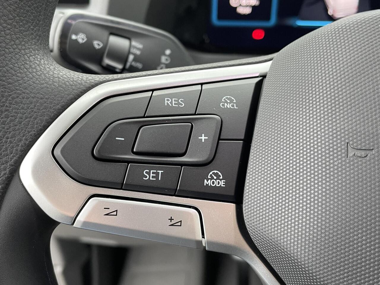 Volkswagen CRAFTER Trendline L3H2 177 pk GVW 3.5T | Nieuw Model | BPM vrij | metallic | navigatiepakket | DAB+ | bijrijdersbank