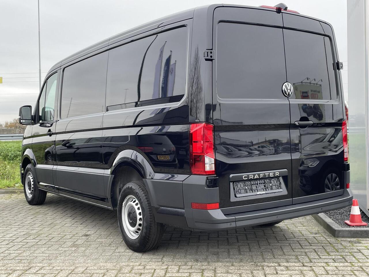Volkswagen CRAFTER Trendline L3H2 177 pk GVW 3.5T | Nieuw Model | BPM vrij | diefstalalarm | bijrijdersbank | metallic | navigatie