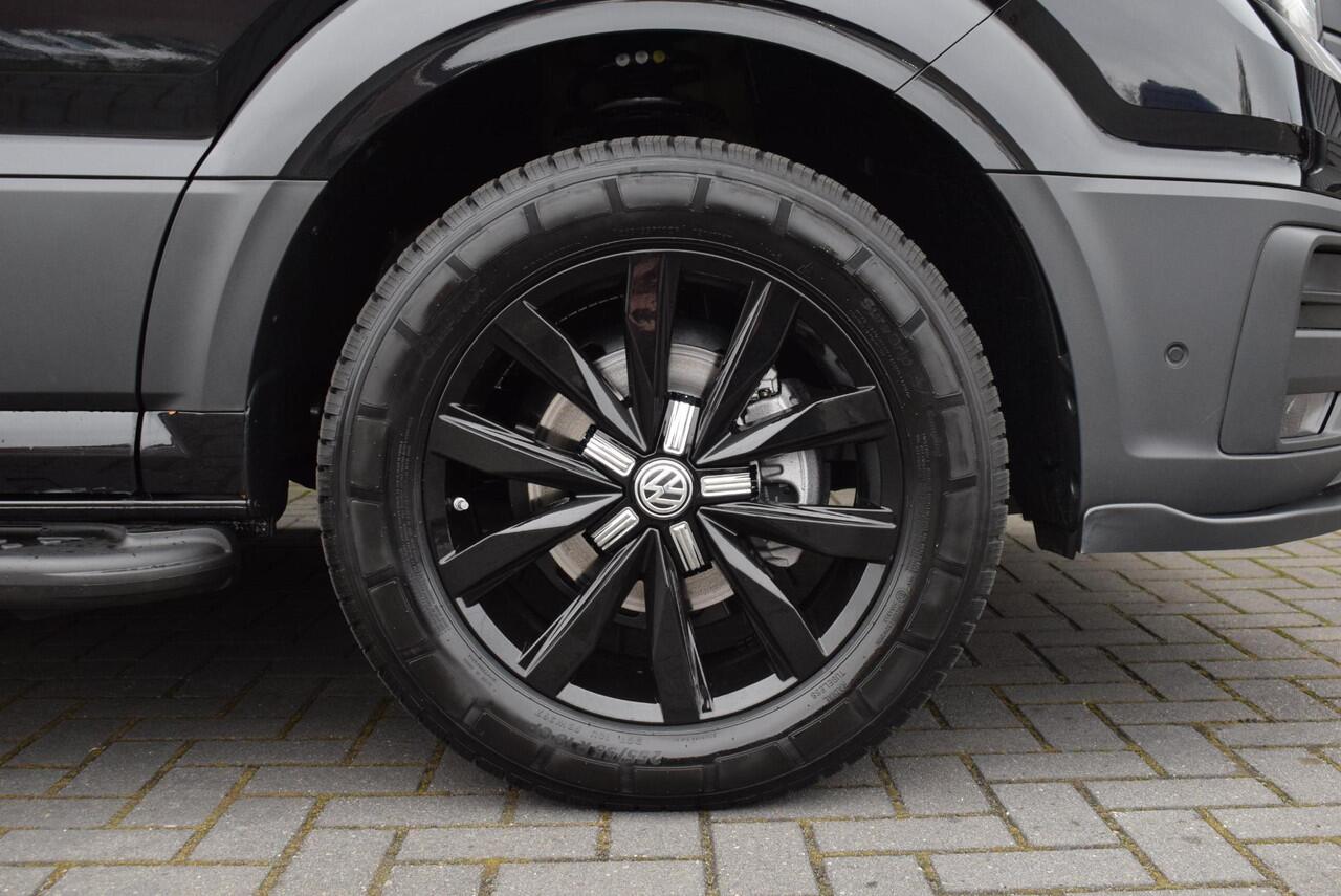 Volkswagen CRAFTER 30 2.0 TDI 140pk DSG L3H3 Exclusive Black Style Facelift BPM vrij! Trekhaak Camera Led Zonneklep Sidesteps Navigatie