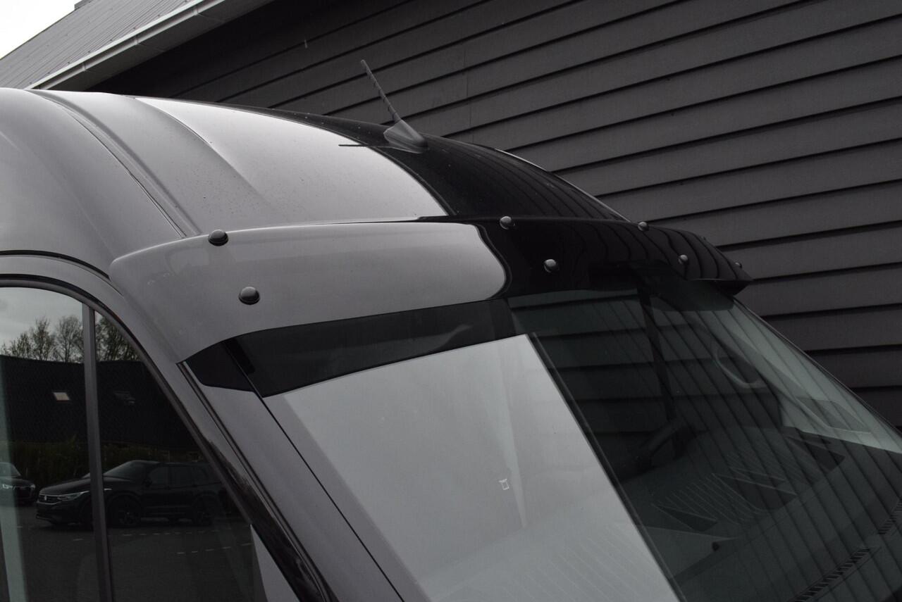 Volkswagen CRAFTER 30 2.0 TDI 140pk DSG L3H3 Exclusive Black Style Facelift BPM vrij! Trekhaak Camera Led Zonneklep Sidesteps Navigatie