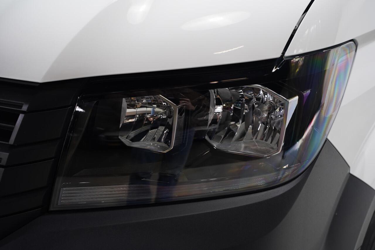 Volkswagen CRAFTER 2.0 TDI 140 pk L4H3 DSG Aut. Navi Cruise Control, PDC V+A, Houten Laadvloer, 3-Zits, Nieuw