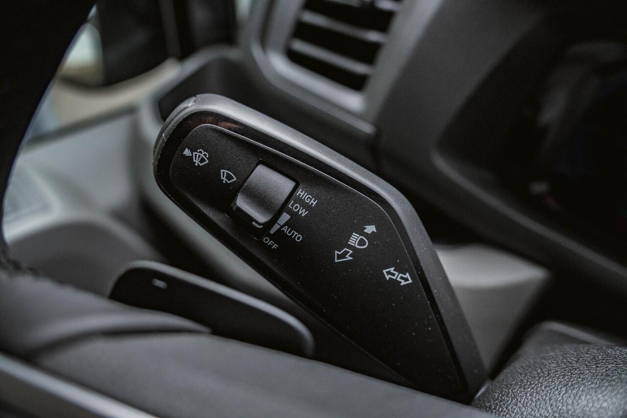 Volkswagen CRAFTER 2.0 TDI 140 pk Aut. L3H2 BPM Vrij Nwe Model Volkswagen Crafter 2.0 TDI 140 pk DSG Aut. L3H2 BPM Vrij Nwe Model Navi, Trekhaak met opstap, LED Koplampen, Camera, PDC V+A, 3-Zits