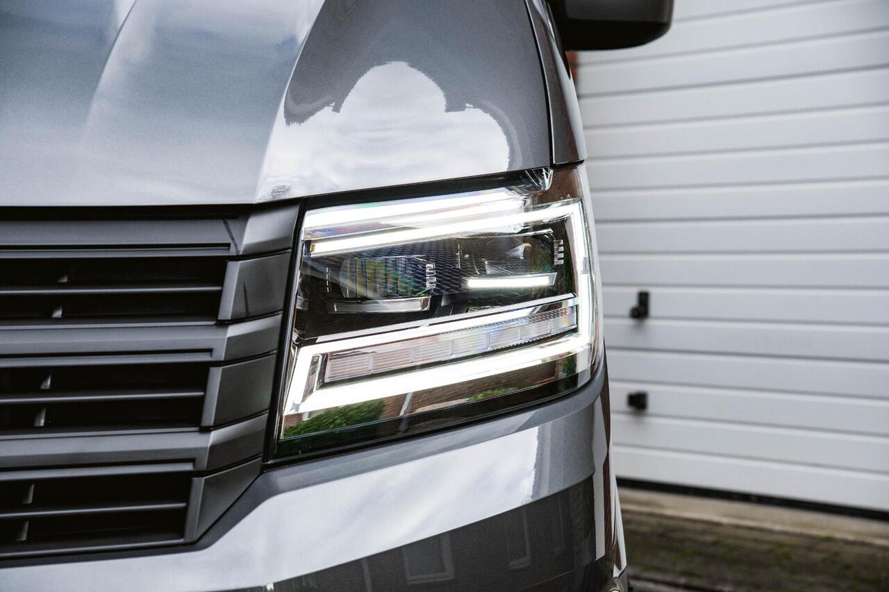 Volkswagen CRAFTER 2.0 TDI 140 pk Aut. L3H2 BPM Vrij Nwe Model Volkswagen Crafter 2.0 TDI 140 pk DSG Aut. L3H2 BPM Vrij Nwe Model Navi, Trekhaak met opstap, LED Koplampen, Camera, PDC V+A, 3-Zits