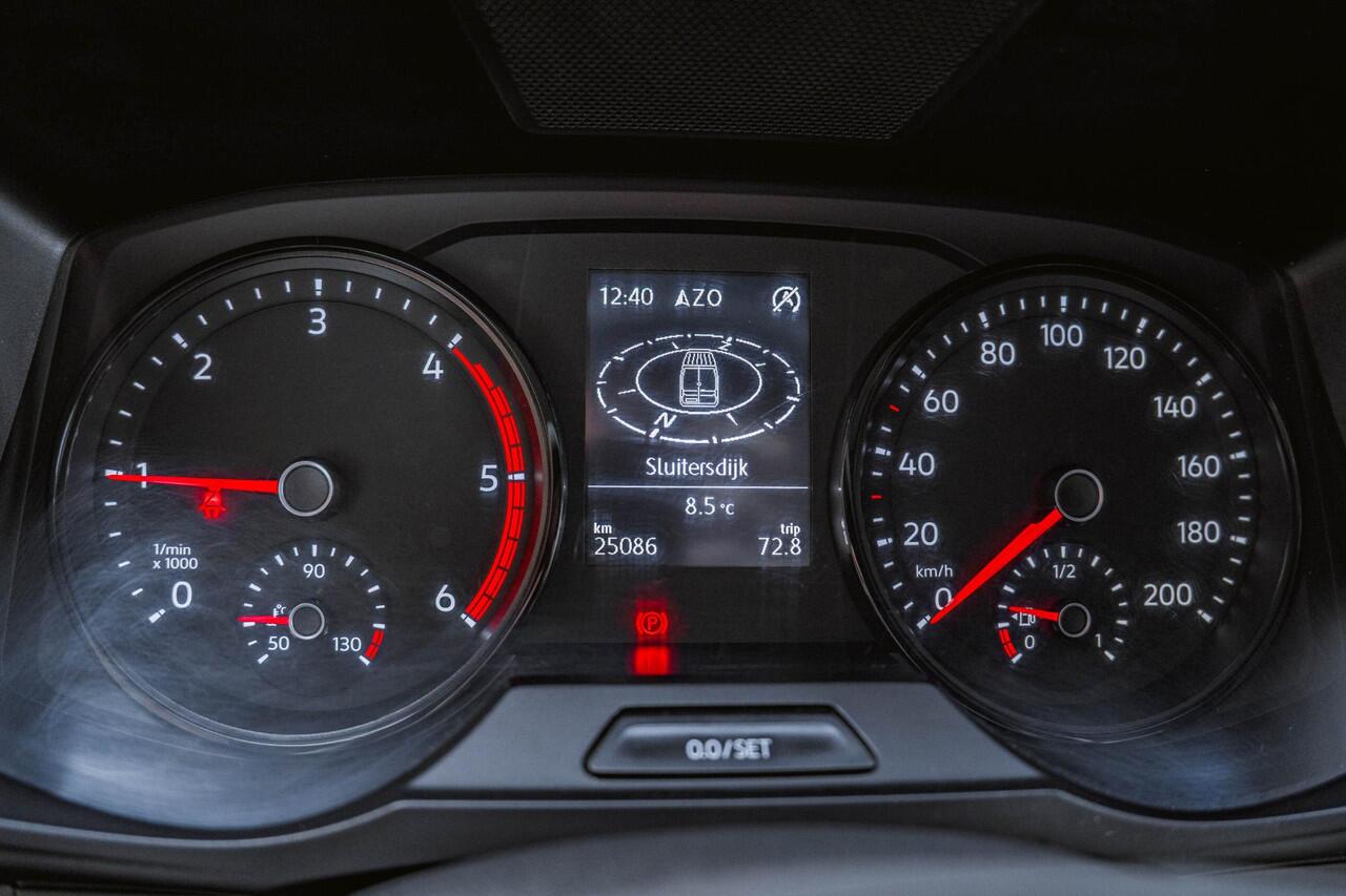 Volkswagen CRAFTER 2.0 TDI 102PK L3H3 NAVI Trekhaak Airco Leder