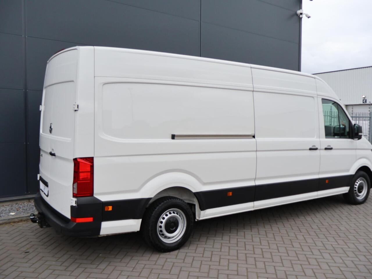 Volkswagen CRAFTER 35 2.0 TDI L3H3 Comfortline EURO VI | 140 PK | Trekhaak | Verwarmde voorruit | Navigatiesysteem | Parkeersensoren |