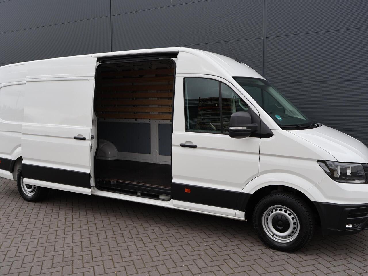 Volkswagen CRAFTER 35 2.0 TDI L3H3 Comfortline EURO VI | 140 PK | Trekhaak | Verwarmde voorruit | Navigatiesysteem | Parkeersensoren |