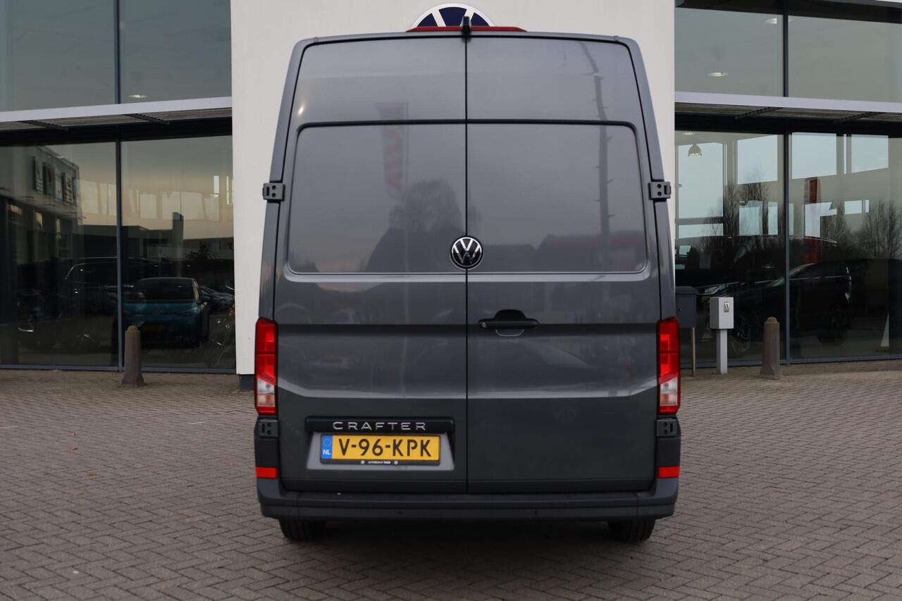 Volkswagen CRAFTER 35 2.0 TDI L3H3 Exclusive 177PK / 130kW Achteruitrijcamera, verwarmbare voorstoelen, Apple Carplay & Android Auto, verwarmbare voorruit, adaptive cruise control (ACC) met Stop&Go, parkeersensoren voor + achter, grootlichtassistent, full map navigatie, ala