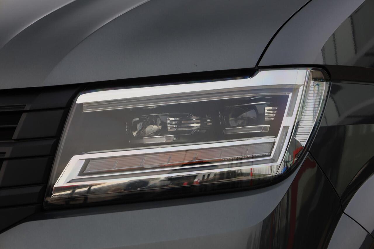 Volkswagen CRAFTER 35 2.0 TDI L3H3 Exclusive 177PK / 130kW Achteruitrijcamera, verwarmbare voorstoelen, Apple Carplay & Android Auto, verwarmbare voorruit, adaptive cruise control (ACC) met Stop&Go, parkeersensoren voor + achter, grootlichtassistent, full map navigatie, ala