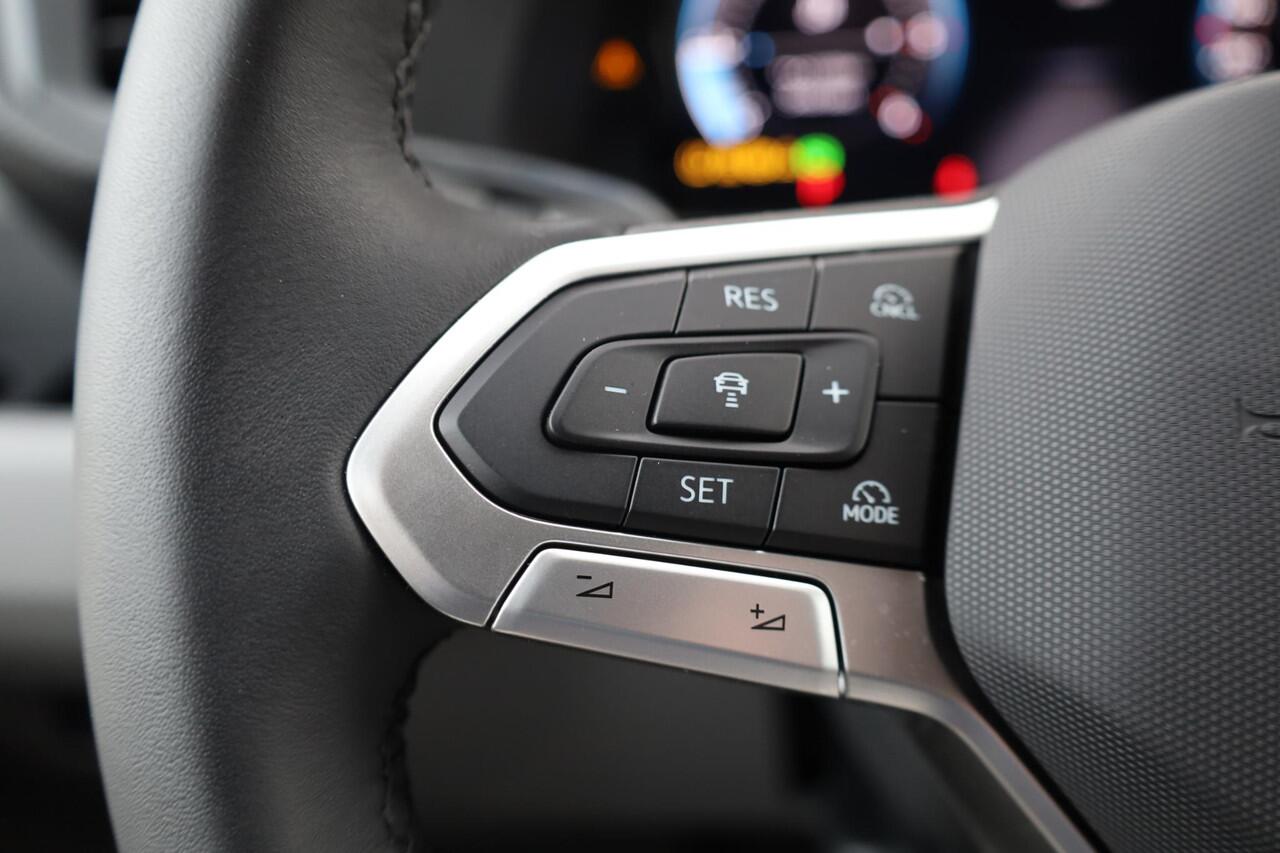 Volkswagen CRAFTER 35 2.0 TDI L3H3 Exclusive 177PK / 130kW, Achteruitrijcamera, Apple Carplay & Android Auto, verwarmbare voorruit, full map navigatie, parkeersensoren voor + achter, grootlichtassistent, alarm klasse III