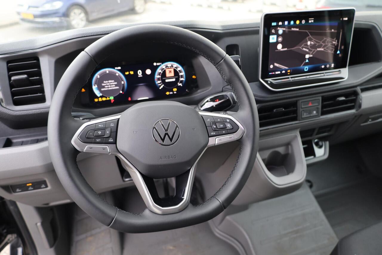 Volkswagen CRAFTER 35 2.0 TDI L3H3 Exclusive 177PK / 130kW, Achteruitrijcamera, Apple Carplay & Android Auto, verwarmbare voorruit, full map navigatie, parkeersensoren voor + achter, grootlichtassistent, alarm klasse III